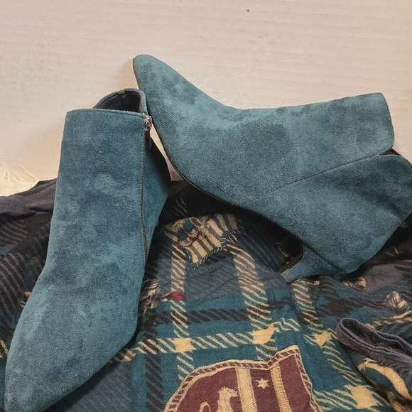 Emerald Green Booties. - Picture 8 of 10